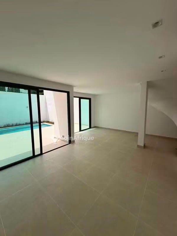 ‎location villa duplex 4 pièces avec piscine | Cocody Riviera 4 m'badon — photo 2