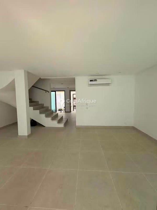 ‎location villa duplex 4 pièces avec piscine | Cocody Riviera 4 m'badon — photo 3