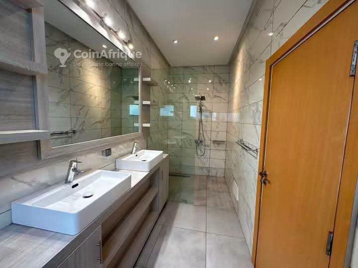 Location villa duplex 7 pièces avec piscine | Riviera golf 4 cité terre afrique — photo 5