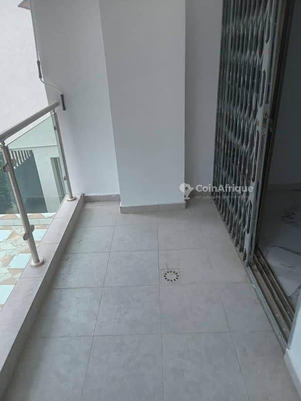 Location appartements 3 pièces - Cocody nouveau chut