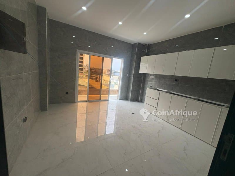Vente appartement 3 pièces - Cocody Angré 9ᵉ tranche — photo 2