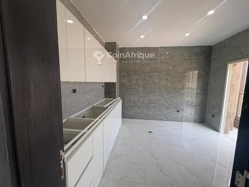 Vente appartement 3 pièces - Cocody Angré 9ᵉ tranche — photo 3