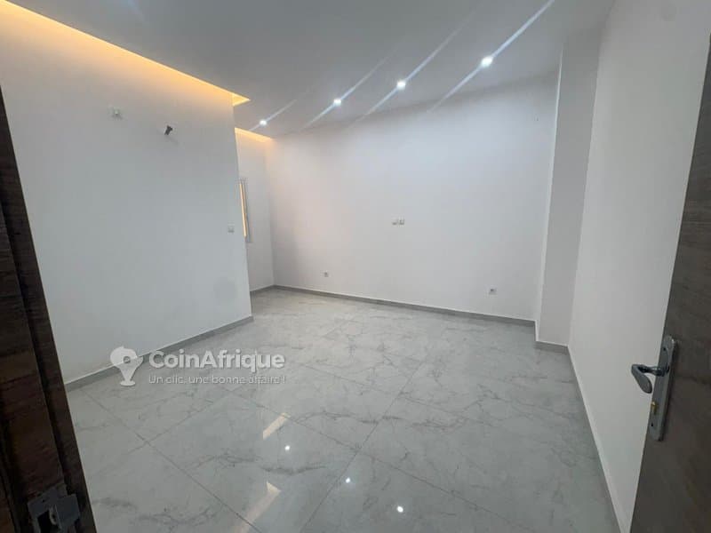 Vente appartement 3 pièces - Cocody Angré 9ᵉ tranche — photo 5