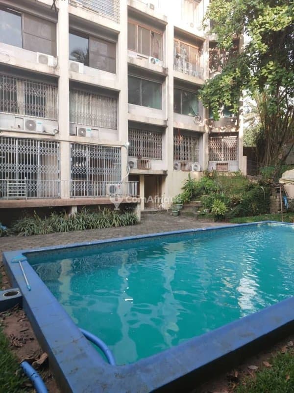 Location appartement 3 pièces avec piscine à Cocody-canébière