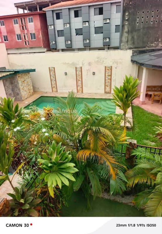 Location villas 5 pièces - Cocody 8em tranche star 12