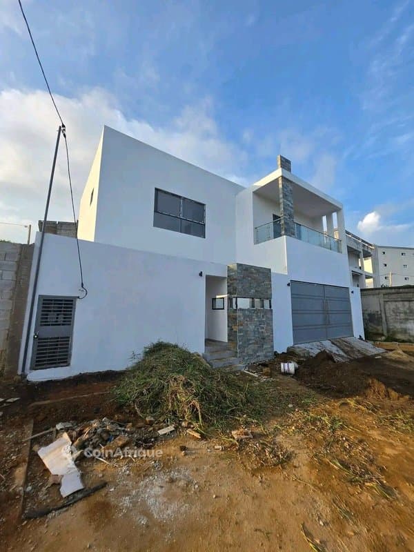 Vente villa duplex 8 pièces à Cocody abatta