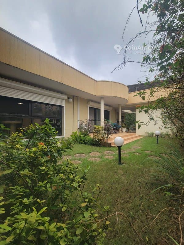 Location villa 6 pièces au Vallon