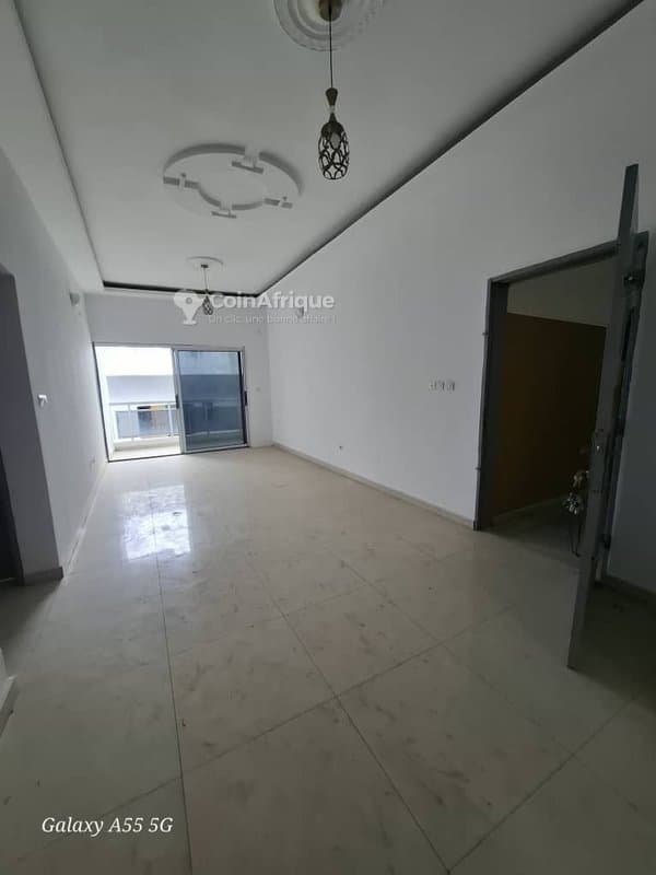 Location appartement 3 pièces à Cocody-angré