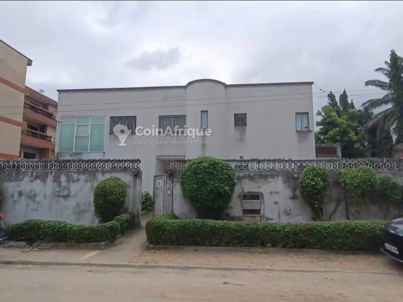 Location villa duplex 13 pièces - Angré 7eme tranche