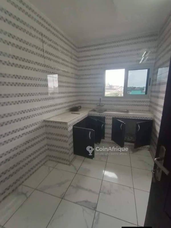 Location appartements 4pièces - Cocody — photo 3