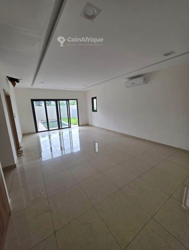Location villa 5 pieces à Attoban Cité Bad