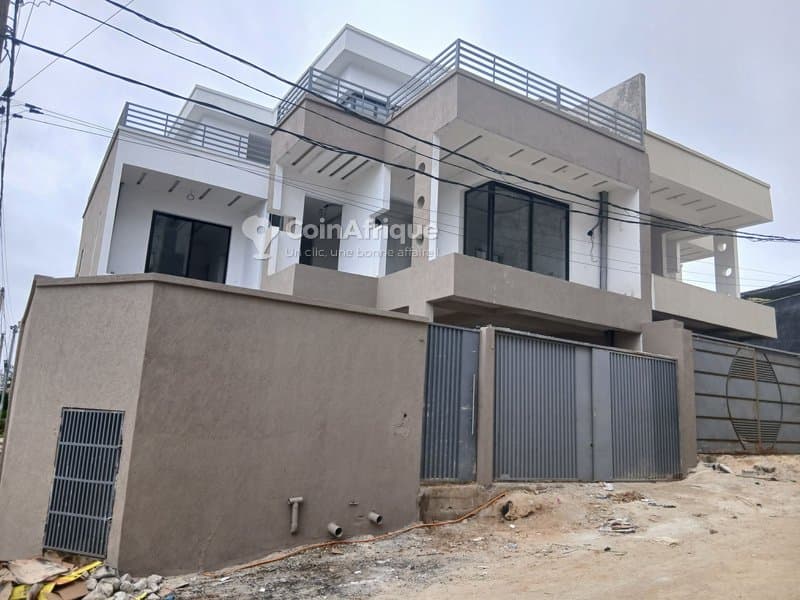 Location villa triplex 8 pièces - Nouveau Chu
