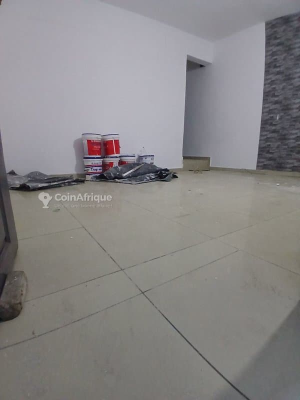 Location appartement 2 pièces - Cocody riviera palmeraie saint viateur avec une douche centré