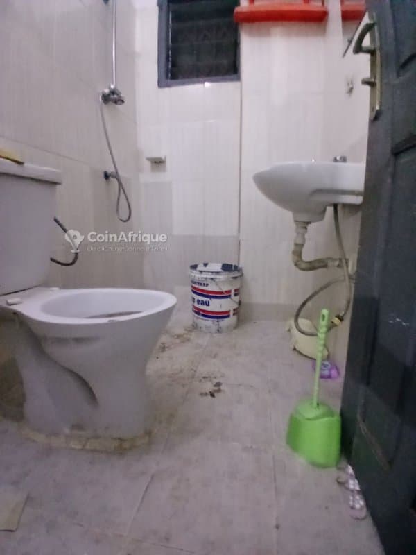 Location appartement 2 pièces - Cocody riviera palmeraie saint viateur avec une douche centré — photo 4