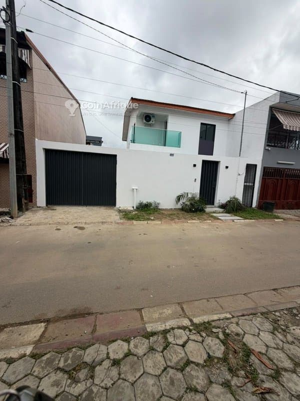 Location villa duplex de 4 pièces à cocody rivera 4 mbadon cité vatican — photo 2