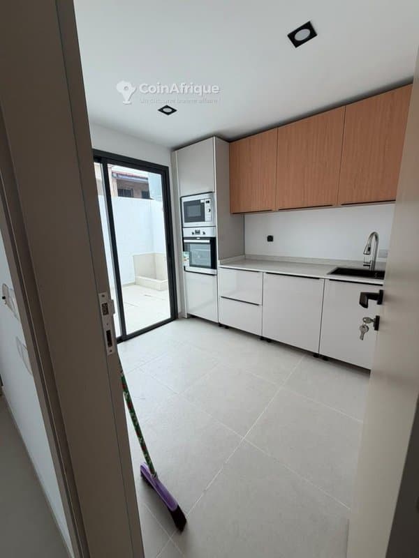Location villa duplex de 4 pièces à cocody rivera 4 mbadon cité vatican — photo 3