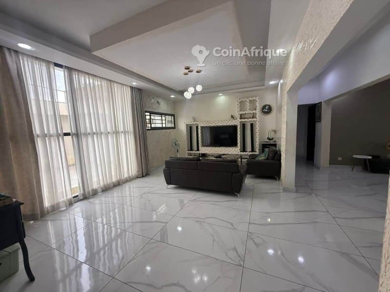 Location villa 14 pièces à Angré Chu — photo 4