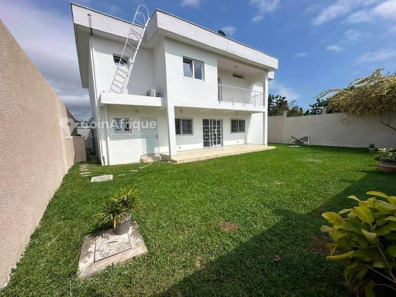 Location villa 5 pièces à Cocody Rivera Golf 4