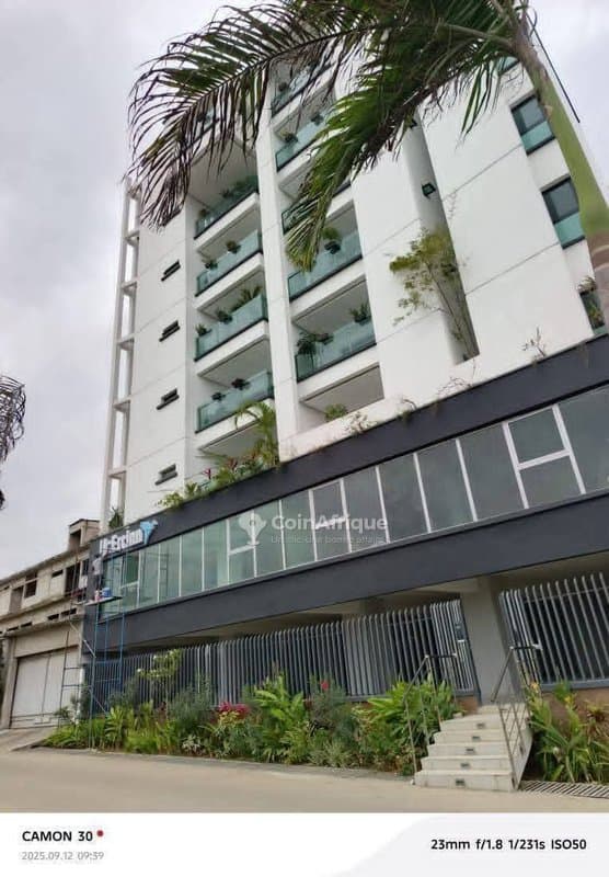 Vente appartements 5 pièces - Cocody rivera 3 triangle