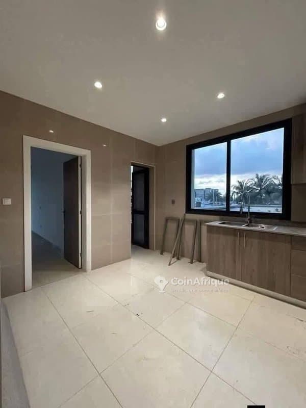 Location appartements 5 pièces - Cocody Riviera — photo 4