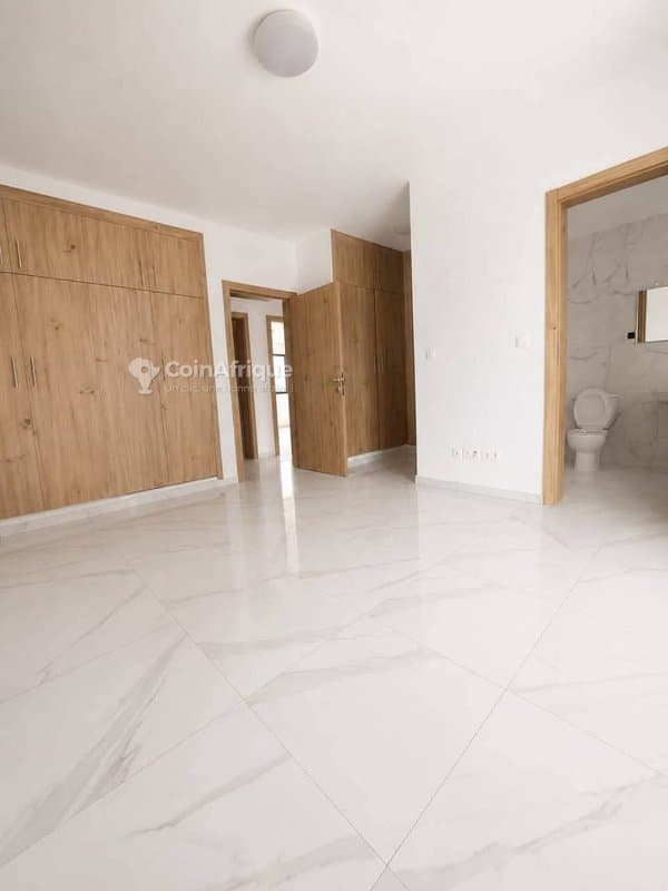 location appartements 4 pièces haut standing- cocody — photo 4