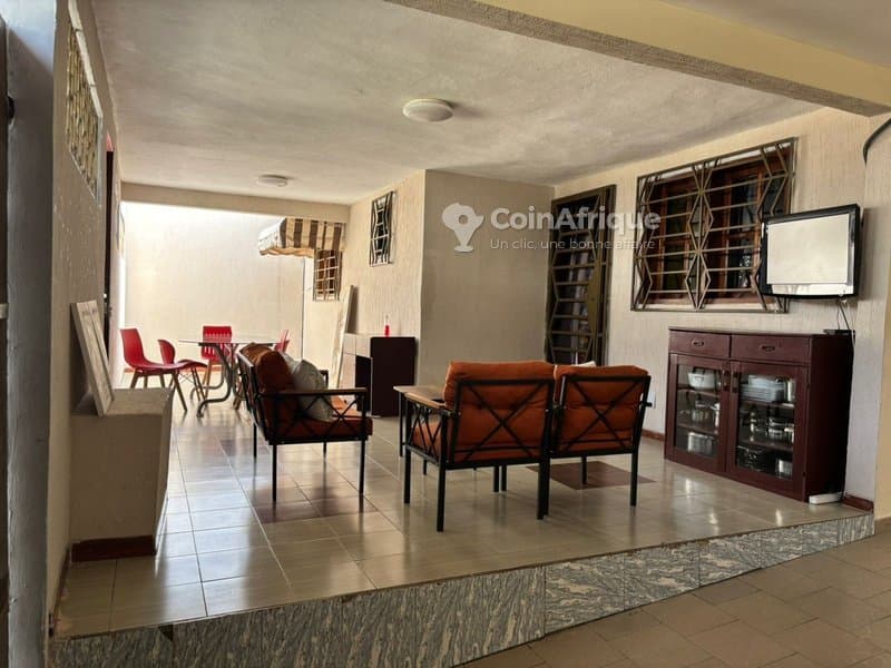Vente villa basse 5 pieces à Cocody Rivera Palmeraie Cité Sipim6