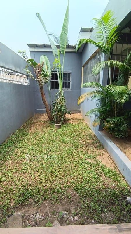 Vente villa basse 6 pièces à Cocody Angre Cité Sicogi — photo 3