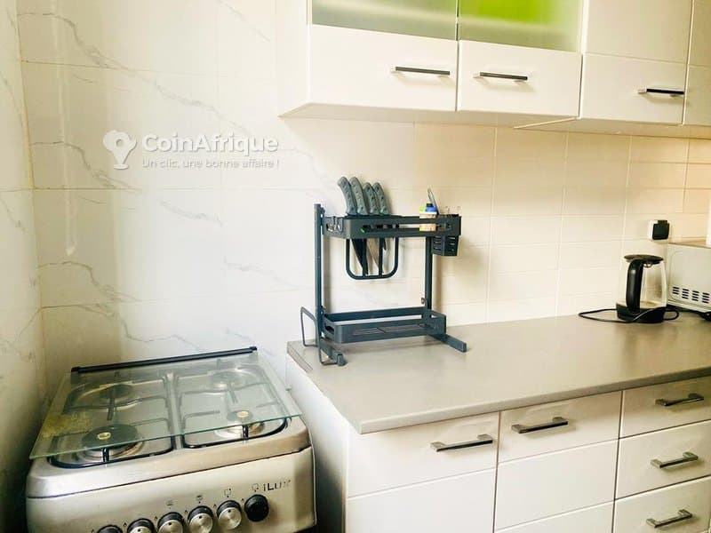Location appartement meublé de standing 3 pièces - cocody saint jean — photo 5