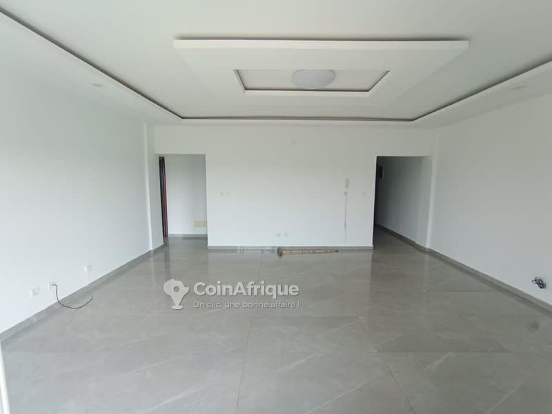 location appartement de standing 3 pièces - cocody riviera 2