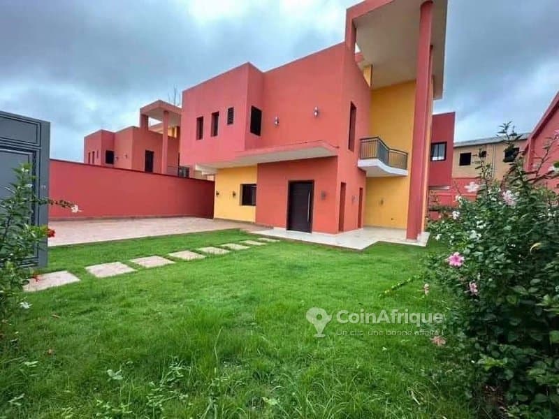 Location villa 5 pieces à Cocody Rivera 4 Mbadon