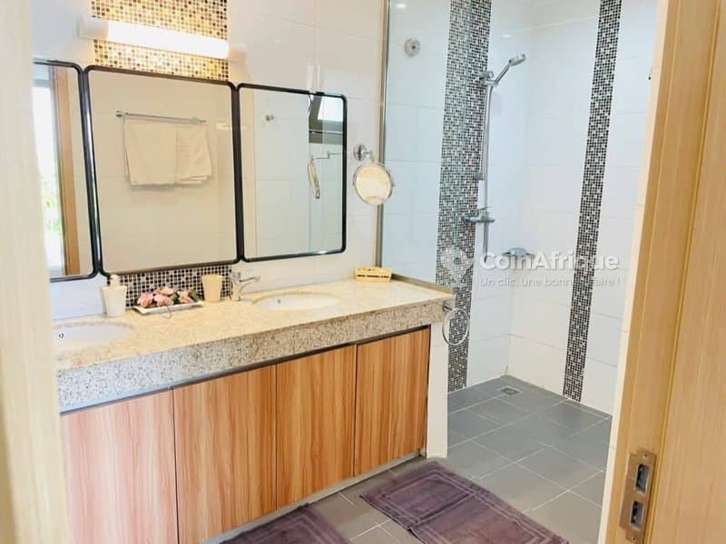 Location appartement 4 pièces - Cocody riviera m'badon