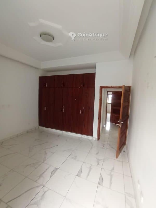 Location appartement de standing 3 pièces - cocody 2 plateaux 7eme tranche — photo 5