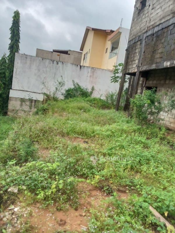 Vente villa duplex de 6 pièces au gros oeuvre situé à cocody angre 8eme tranche cité arcade 4 — photo 4