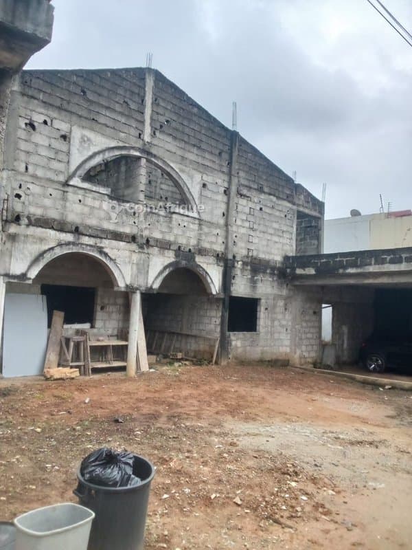 Vente villa duplex de 6 pièces au gros oeuvre situé à cocody angre 8eme tranche cité arcade 4 — photo 5