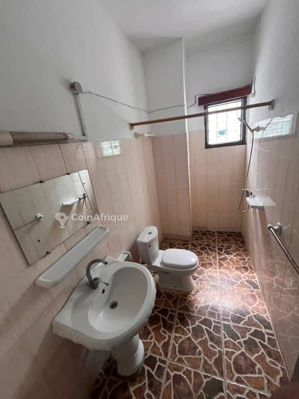 Vente appartement 4 pièces au rez-de-chaussée à cocody 2plateaux les valons non loin du 12eme arrondissement — photo 2