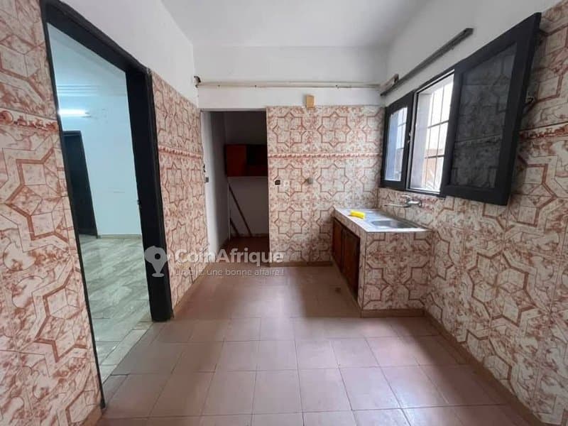 Vente appartement 4 pièces au rez-de-chaussée à cocody 2plateaux les valons non loin du 12eme arrondissement — photo 3
