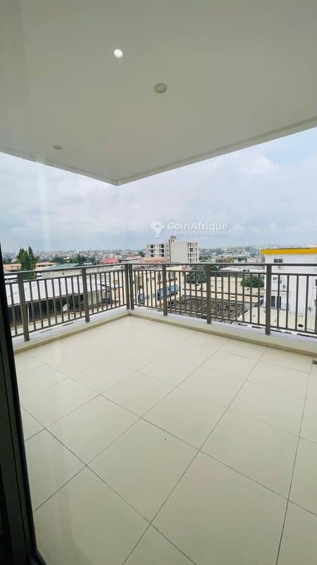 location appartement de haut standing 3 pièces + piscine commune - cocody riviera 2