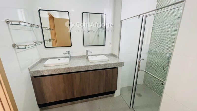 location appartement de haut standing 3 pièces + piscine commune - cocody riviera 2 — photo 3