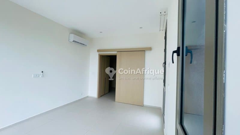 location appartement de haut standing 3 pièces + piscine commune - cocody riviera 2 — photo 5