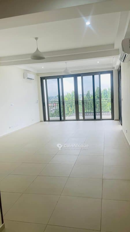 Location appartement de haut standing 4 pièces + piscine commune - cocody riviera 2