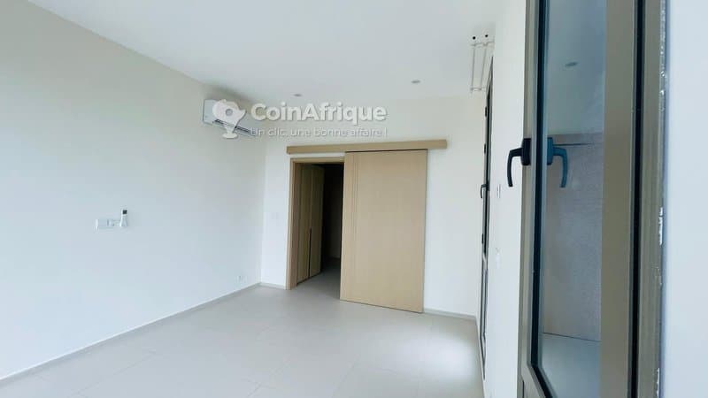 Location appartement de haut standing 4 pièces + piscine commune - cocody riviera 2 — photo 2