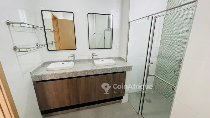 Location appartement de haut standing 4 pièces + piscine commune - cocody riviera 2 — photo 3