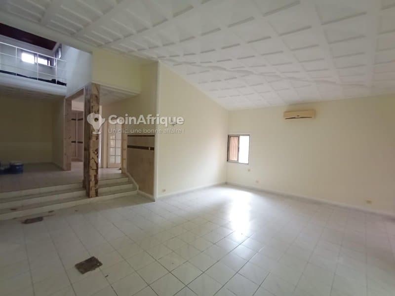 Location villa basse 7 pièces - Cocody 2 plateaux vallon