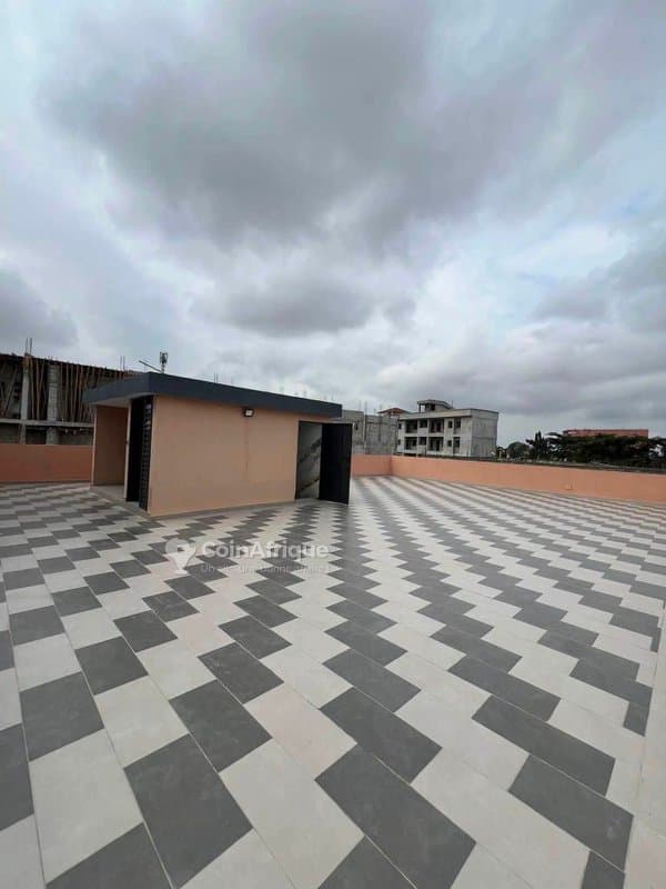Location villa duplex de 7 pièces à cocody angre nouveau chu djorobite — photo 3