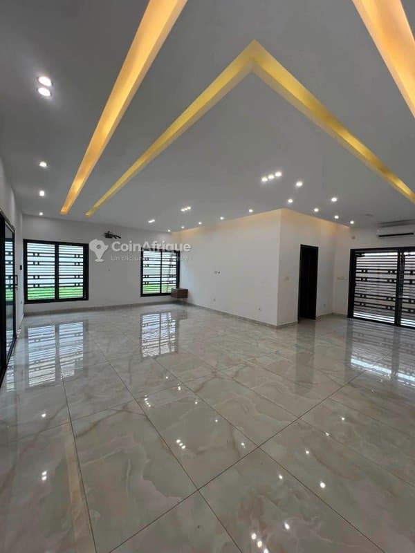 Location villa duplex de 7 pièces à cocody angre nouveau chu djorobite — photo 5