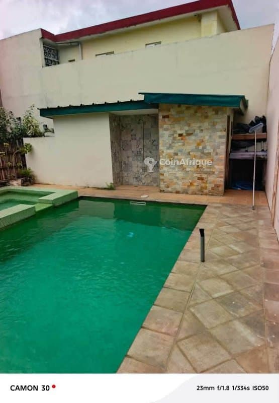 Location villa duplex de 4 pièces à cocody angre 8eme tranche cité star12 avec piscine commune garage individuel — photo 5