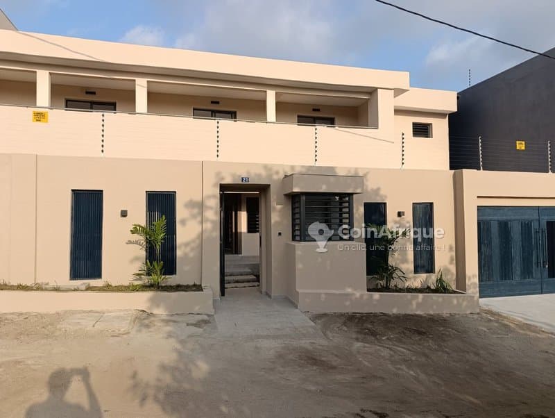 Vente villa 7 Pièces à Cocody Riviera 4