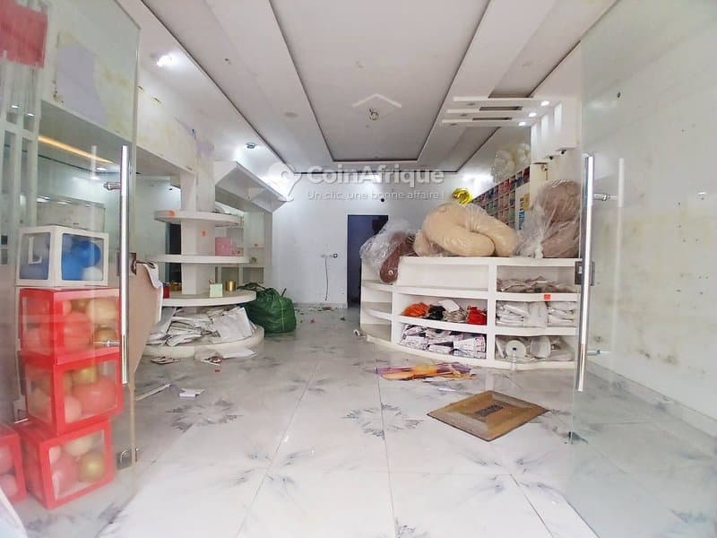 Location magasin à angre Chu