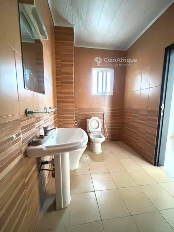 Vente appartement 3 pièces à cocody 2plateaux vers poly3 — photo 3