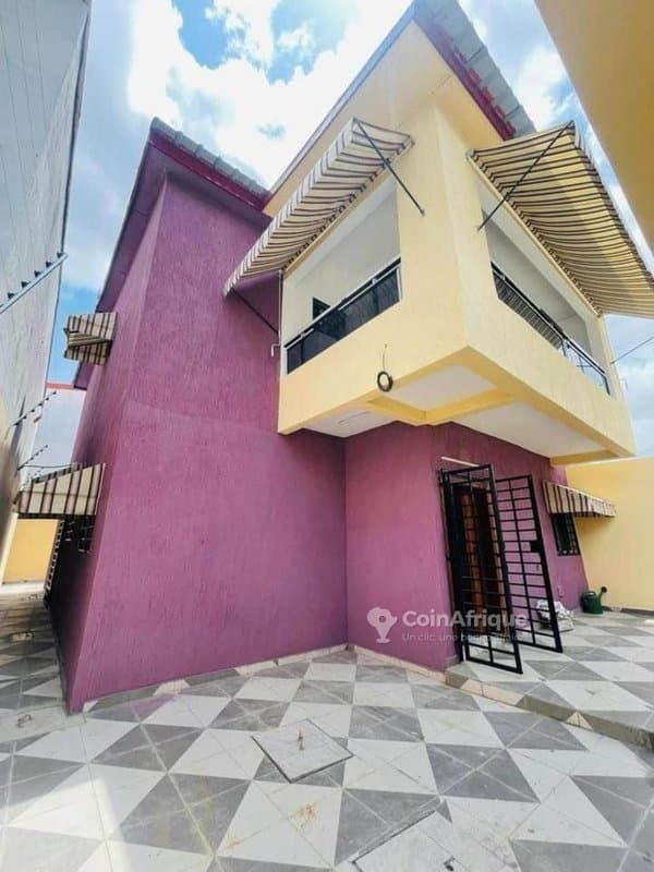 Vente villa duplex de 4 pièces à cocody angre nouveau chu djorobite 1